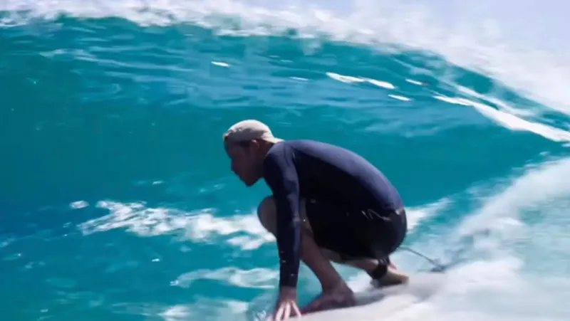 الأمير هاري يتألق في البحر.. وميغان ماركل تخطف الأضواء بتعليقها (فيديو)