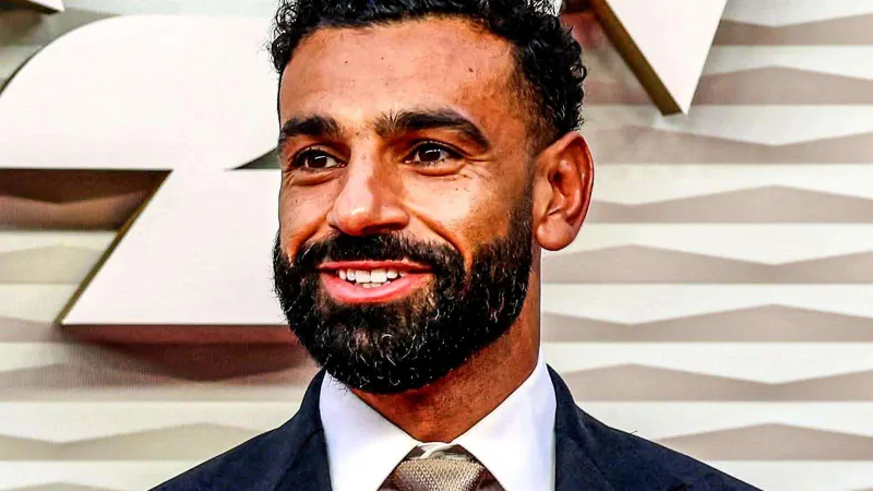 محمد صلاح يُلهِم اللاعبين الشباب برسالة قوية في حفل جوائز PFA 2025 (فيديو) 