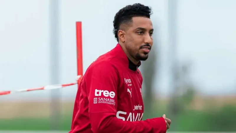 بعد 4 أسابيع من الغياب للإصابة.. سالم الدوسري ينضم مجددًا لمعسكر الهلال