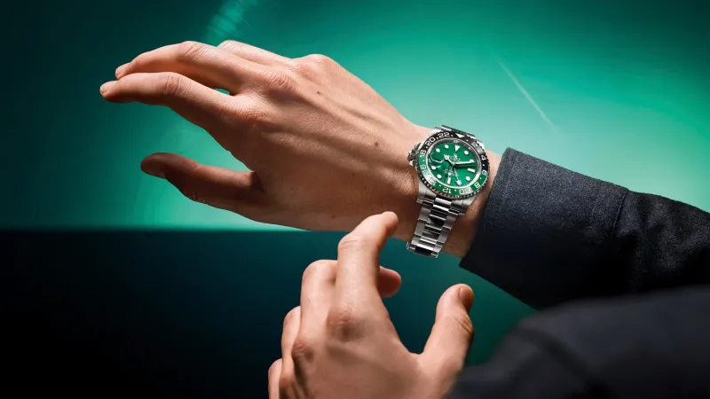 بلمسة فاخرة تعكس ذوقك: 8 وجهات إلكترونية موثوقة لاقتناء ساعات أصلية 