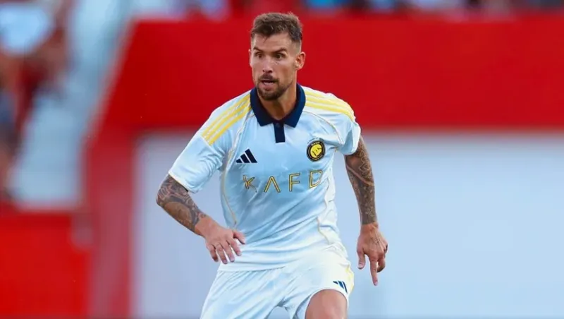 مارتينيز يكشف كواليس رحيله عن برشلونة.. ولماذا لم يستطع رفض عرض النصر؟