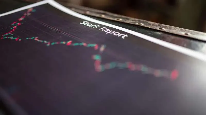 سوق الأسهم السعودية يتراجع 87 نقطة بتداولات قيمتها 3.4 مليار ريال