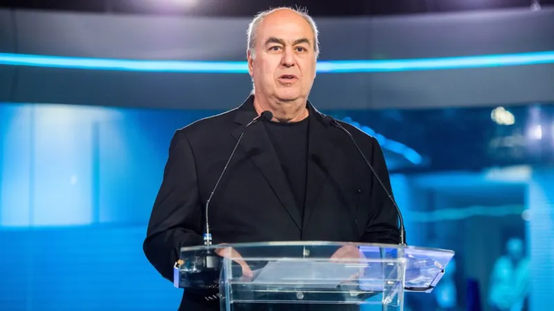 الملياردير البرازيلي مارينيو يكرّم والدته بيخت Stella M الفاخر