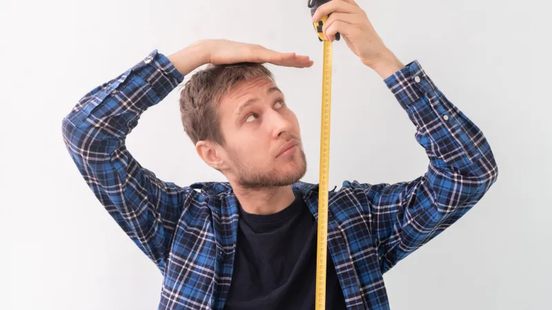 بين حلم الطول والمخاطر: عملية تطويل الساقين هل تستحق الألم؟