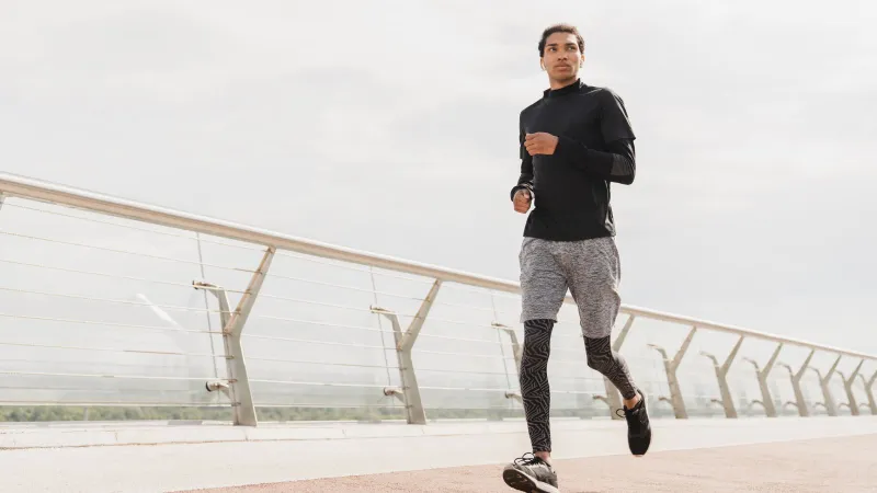 دراسة تكشف تأثير الجري على صحة الركبة