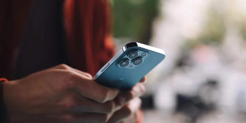 Apple تقدم تجربة بصرية غير مسبوقة مع iOS 26