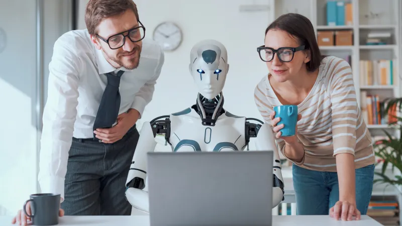 شريك لا منافس: كيف يساعد الذكاء الاصطناعي رواد الأعمال على زيادة الإنتاجية والنمو؟