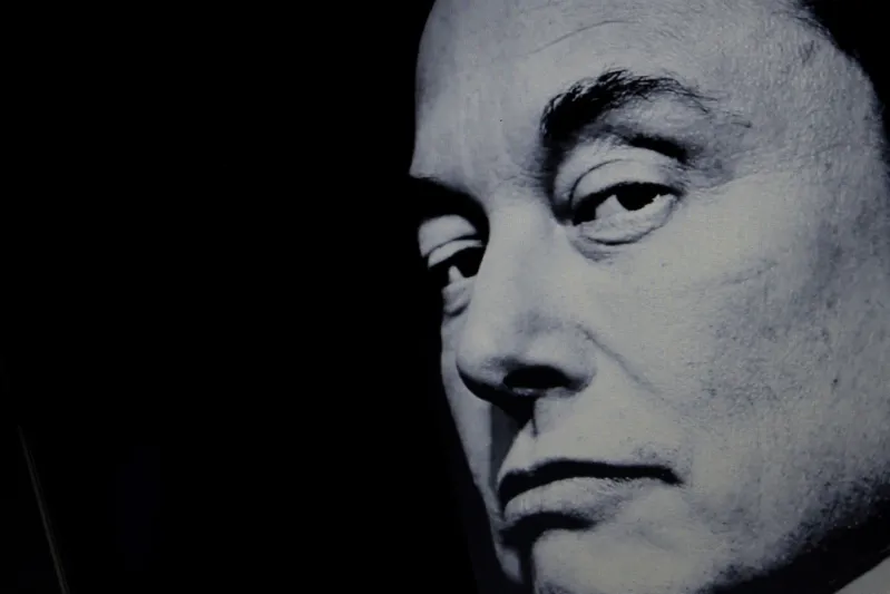 ماسك وألتمان في سباق دمج الإنسان بالذكاء الاصطناعي