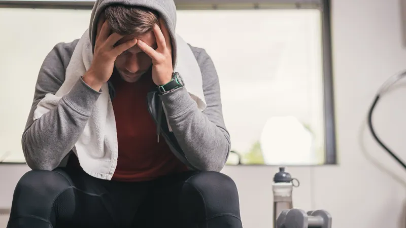 هل تسرق قلة النوم مكاسبك من التمرين؟ خبير يجيب