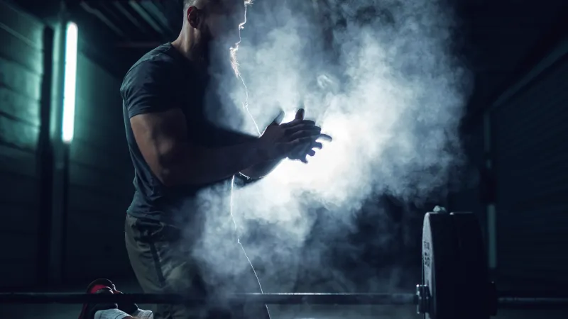 الكالستنكس أم الكروس فيت؟ اكتشف أفضل الطرق لبناء عضلات قوية بذكاء 