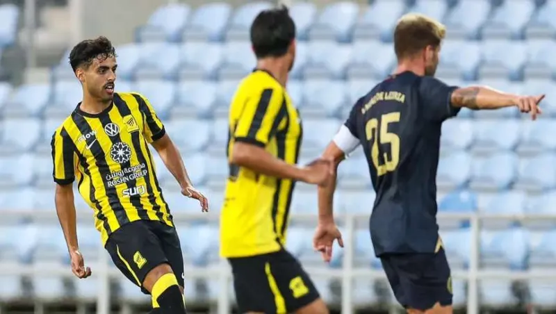 "علينا مراجعة حساباتنا".. تصريحات نارية من  مدافع الاتحاد عقب الخسارة من النصر 