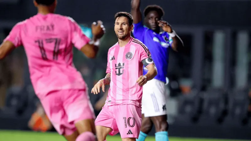 هل اقترب إنتر ميامي من حسم تمديد عقد قائده ليونيل ميسي؟