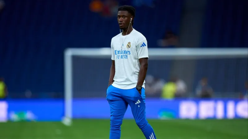 إدواردو كامافينغا: لاعب وسط بموهبة كروية ومجموعة ساعات أسطورية