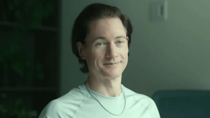 الملياردير براين جونسون يشارك 5 عادات بسيطة للتغلب على القلق والاكتئاب