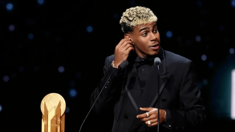 لامين يامال يوجه رسالة مؤثرة لغافي بعد إصابته.. ماذا قال؟ 