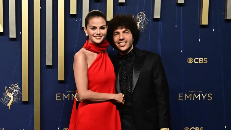 من الكعكة إلى الموسيقى.. أسرار زفاف سيلينا غوميز المنتظر