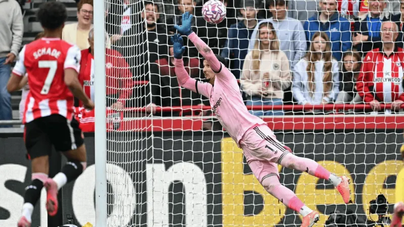 برينتفورد يهزم مانشستر يونايتد.. وركلة جزاء ضائعة تصنع الفارق (فيديو)