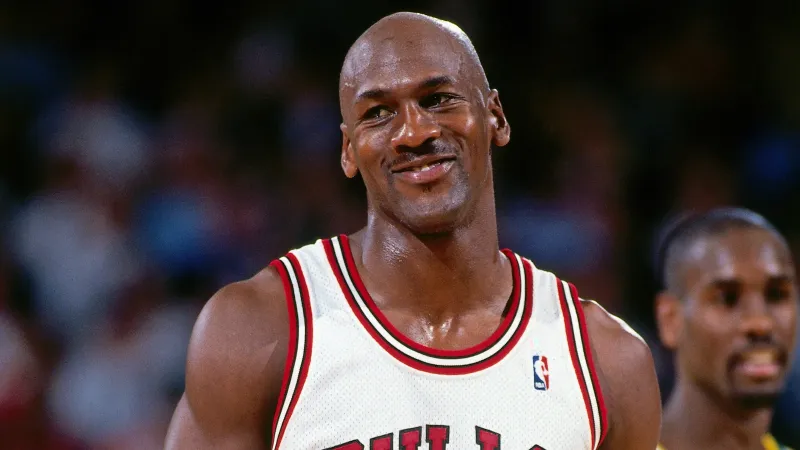 حذاء مايكل جوردان الأسطوري من 1992 يعود للواجهة في مزاد غامض