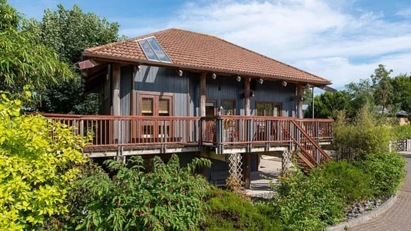  منزل Kate Winslet المستوحى من اليابان يُطرح للبيع في كورنوال