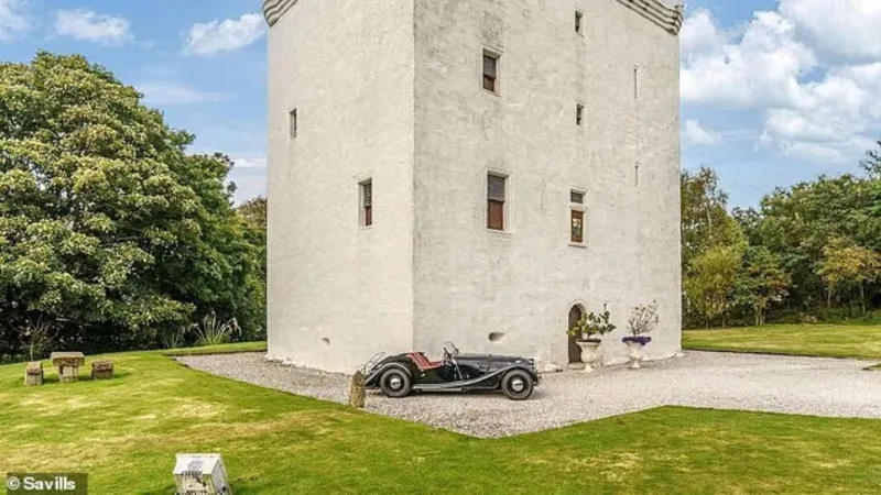 قلعة ملكية من القرن الـ 15 للبيع في اسكتلندا بسعر مليون جنيه استرليني