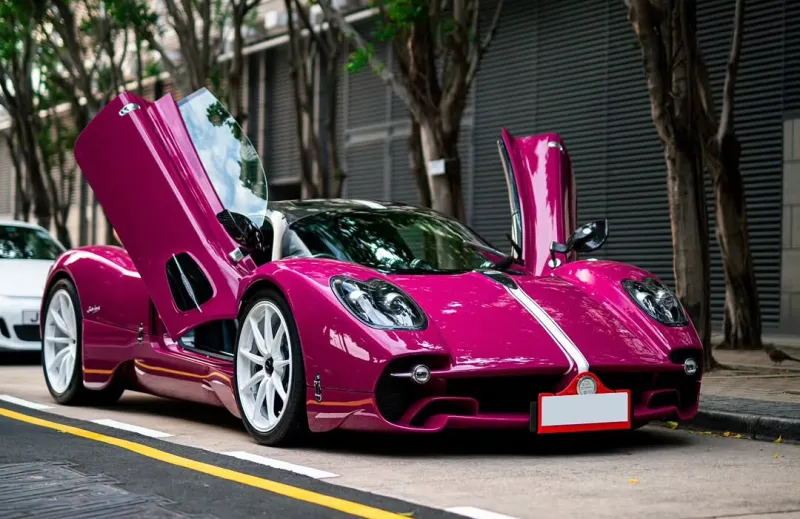 نسخة استثنائية: Pagani Utopia تكشف عن طلاء Viola Pearl الساحر (صور)