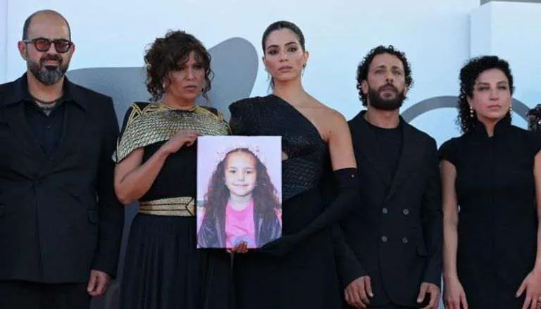 جائزة الأسد الفضي بمهرجان فينيسيا تذهب لفيلم هند رجب (تفاصيل)