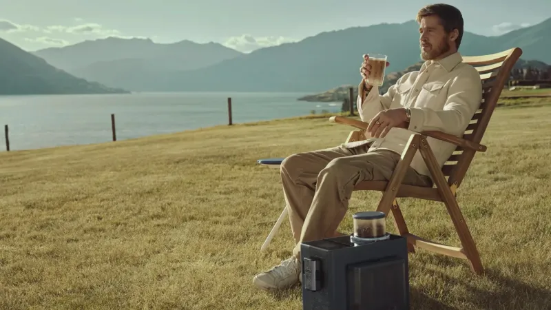 حملة Perfetto تجمع براد بيت وDe’Longhi في تجربة قهوة فاخرة (فيديو)