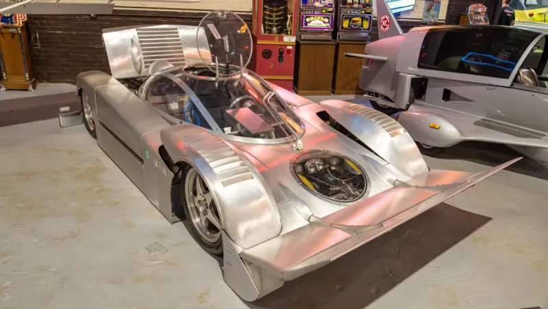 سيارة سي ليون البرمائية تعود للأضواء عبر مزاد عالمي (فيديو)