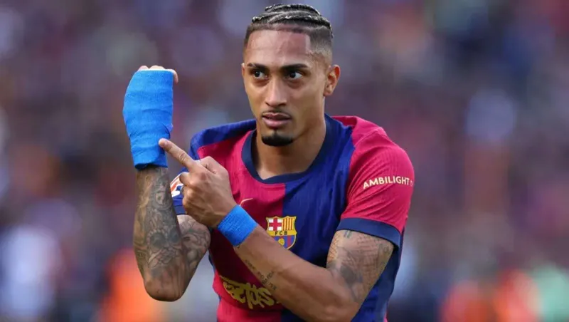 غيابات مؤثرة في برشلونة... فليك يُعيد حساباته قبل صدام باريس