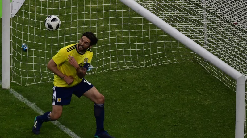 محلل Premier Sports يحول التحليل التكتيكي إلى عرض ساخر مباشر (فيديو)