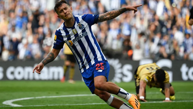 القادسية يضم أوتافيو رسميًا من النصر في صفقة مفاجئة (فيديو)