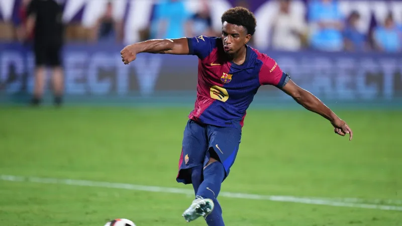 برشلونة يعلن تفاصيل إصابة أليخاندرو بالدي خلال تدريبات الفريق