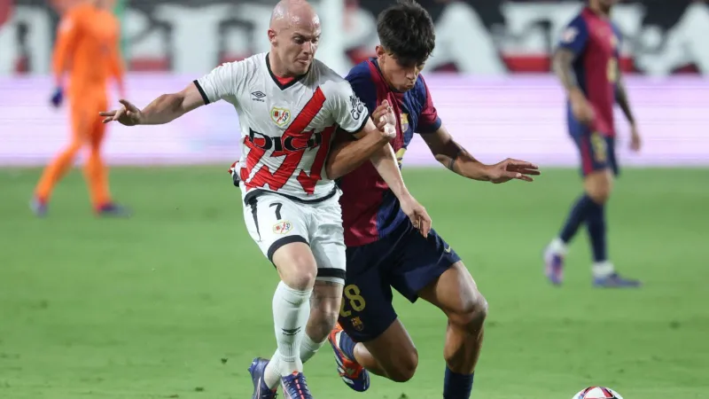 برشلونة ينجح في تسجيل مارك بيرنال في قائمة الفريق الأول