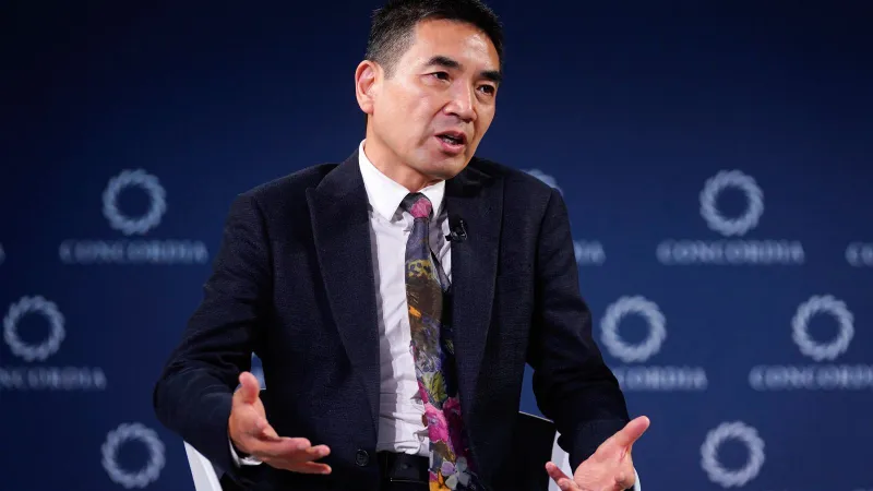 رئيس Zoom يتفق مع بيل غيتس: أسبوع العمل 3 أيام يقترب بفضل الذكاء الاصطناعي