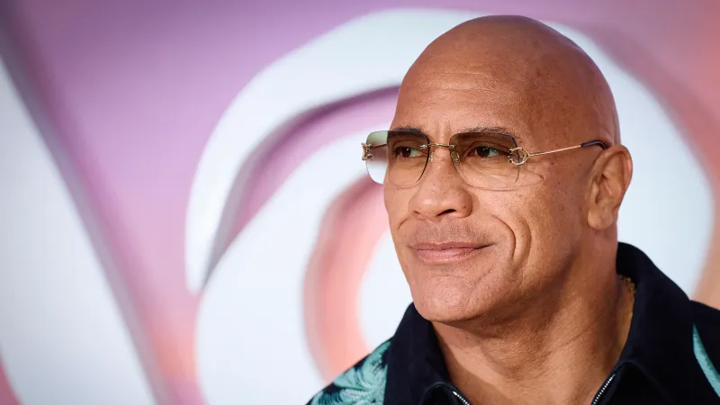 دواين جونسون يثير "ضجة أوسكار" بفيلمه "The Smashing Machine" في مهرجان فينيسيا السينمائي