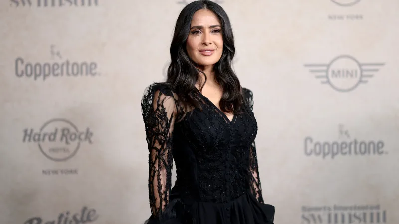 عيد ميلاد سلمى حايك الـ59:جمال لا ينتهي وثروة تثير الفضول 