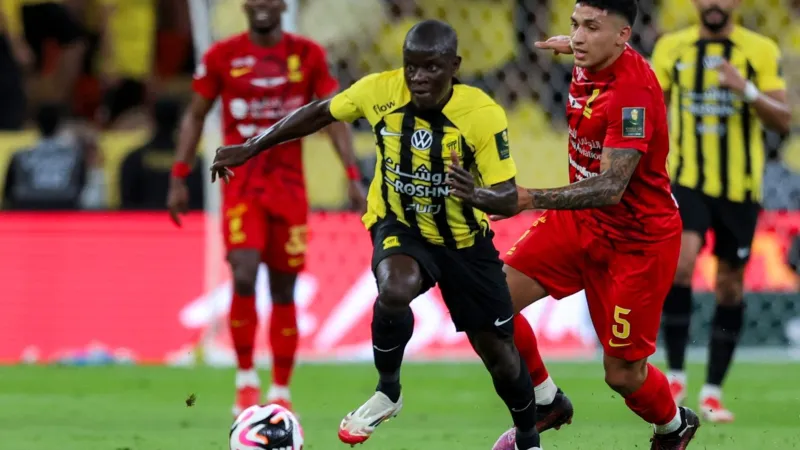 تساؤلات في جدة: هل بدأ نغولو كانتي مفاوضات الرحيل سرًا؟