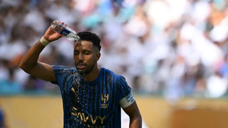 إصابة سالم الدوسري في تدريب المنتخب السعودي في براغ