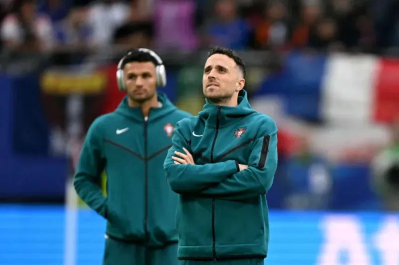 الكرة الذهبية تكرّم الراحل ديوجو جوتا في لحظة وفاء مؤثرة (فيديو) 