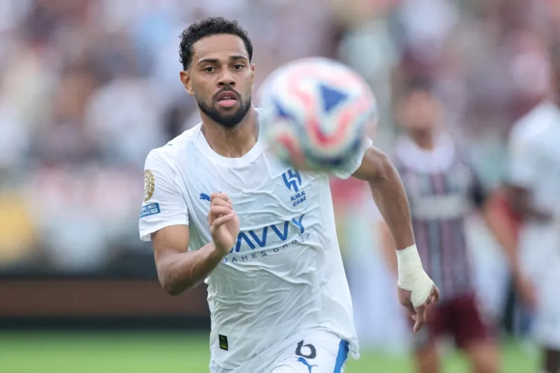 أزمة قانونية على الأبواب: تفاصيل فسخ عقد لودي مع الهلال وتأثيره على النادي