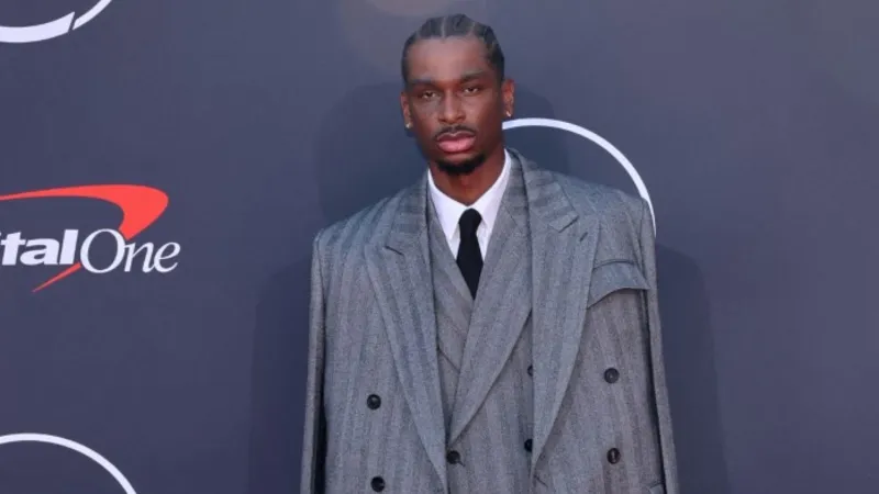 ساعة "Rolex Daytona "Barbie ترافق نجم الـNBA شاي ألكسندر