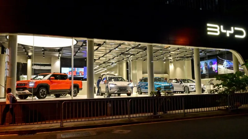 سر انسحاب وارن بافيت المفاجئ من استثمار في منافس تيسلا الصيني