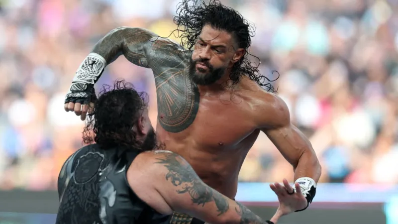WWE تصدر تحديثًا لحالة Roman Reigns بعد Clash in Paris