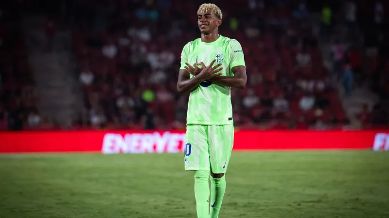 لامين يامال يرد على انتقادات فليك بعد تعادل برشلونة (فيديو)