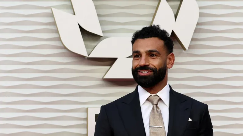 شاهد.. محمد صلاح يتلقى دعمًا رسميًا قبل حفل الكرة الذهبية