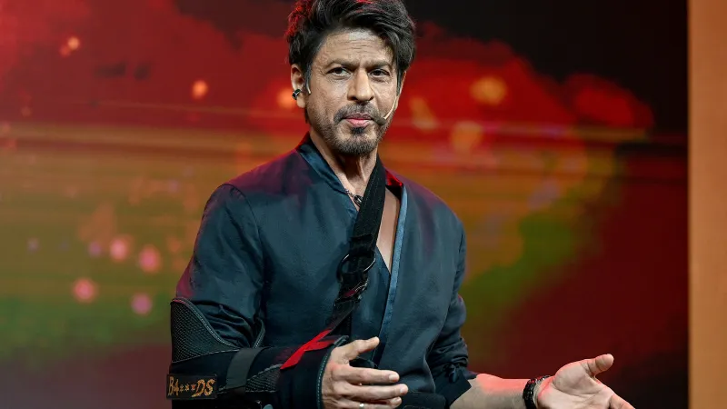 شاروخان وراني موكرجي يحتفلان بجوائز السينما الوطنية بأغنيتهما الشهيرة (فيديو)