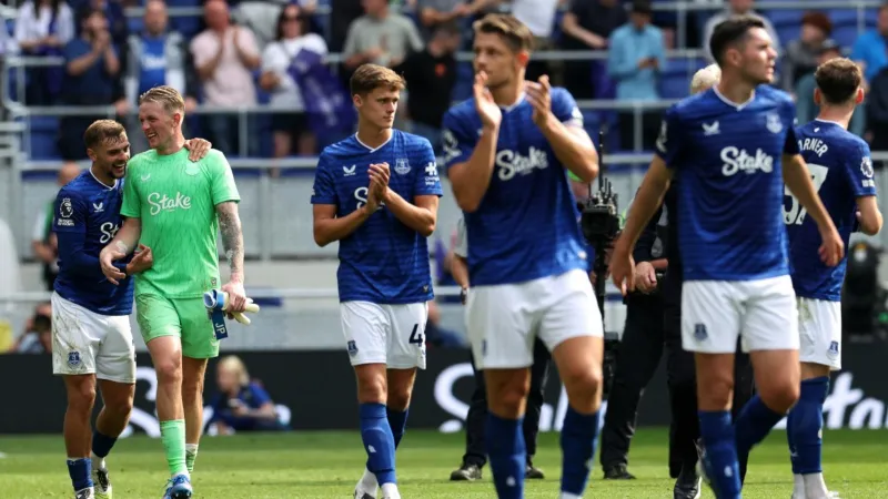 هل يكسر إيفرتون عقدته أمام أستون فيلا؟ تعرف على تشكيلة الفريقين