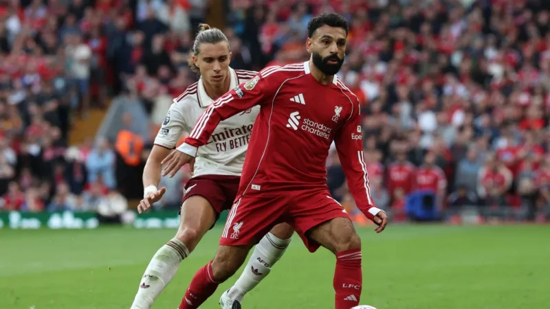 "احترموا أبطال الدوري".. محمد صلاح يدافع عن زملائه السابقين في ليفربول