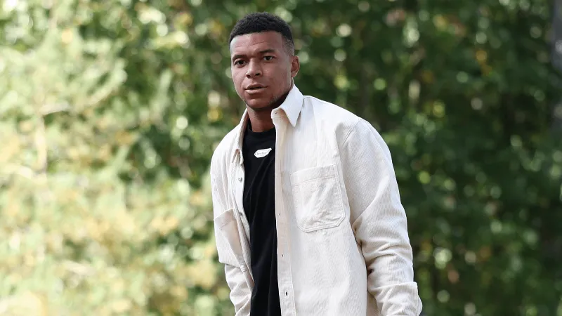 مبابي يقتحم عالم الكوميديا بمشروع جديد مع فنان جزائري