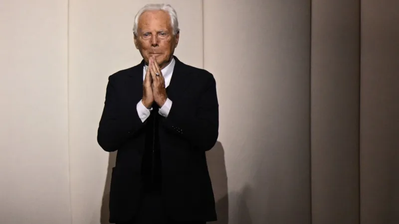 بعد رحيله.. جورجيو أرماني يكشف آخر مجموعة أزياء له (فيديو)